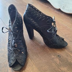 Vince Camuto Black Heels Size 7.5